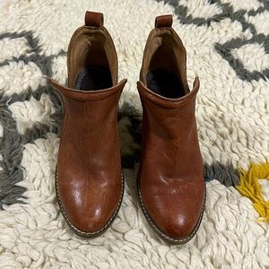 Jeffrey Campbell brown leather booties ✨